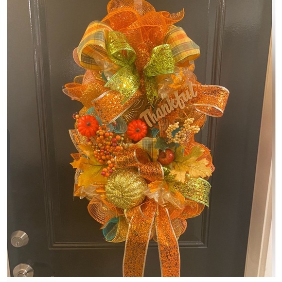WREATH FALL HANDCRAFTED SWAG STYLE SPRUCE UP YOUR DOOR, ENTRYWAY 17” WIDE 33” H - Picture 9 of 9